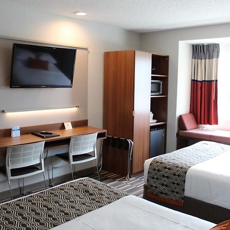 Microtel Inn & Suites By Wyndham Tifton Bagian luar foto