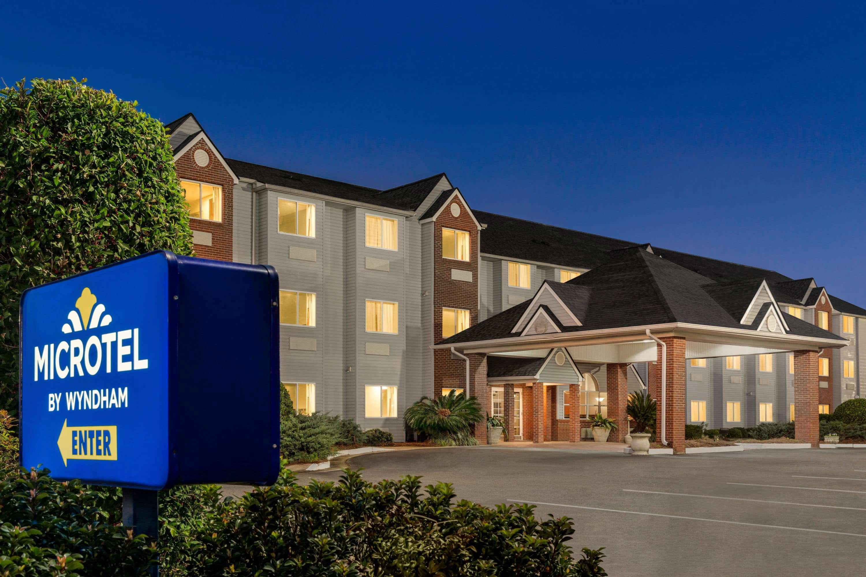 Microtel Inn & Suites By Wyndham Tifton Bagian luar foto